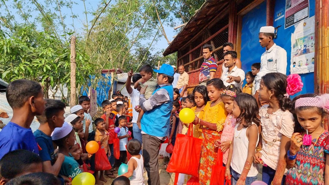 Arakan Kamplar 100 Yetim Giydirme Program EVLA NSAN YARDIM